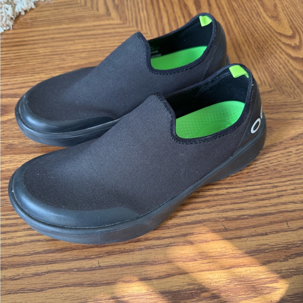 Black Oofos slip on women’s shoes